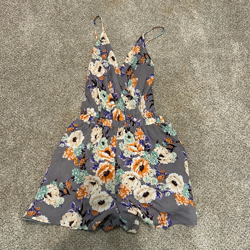Rokoko Tieback floral romper.  New with tags.  Size Small